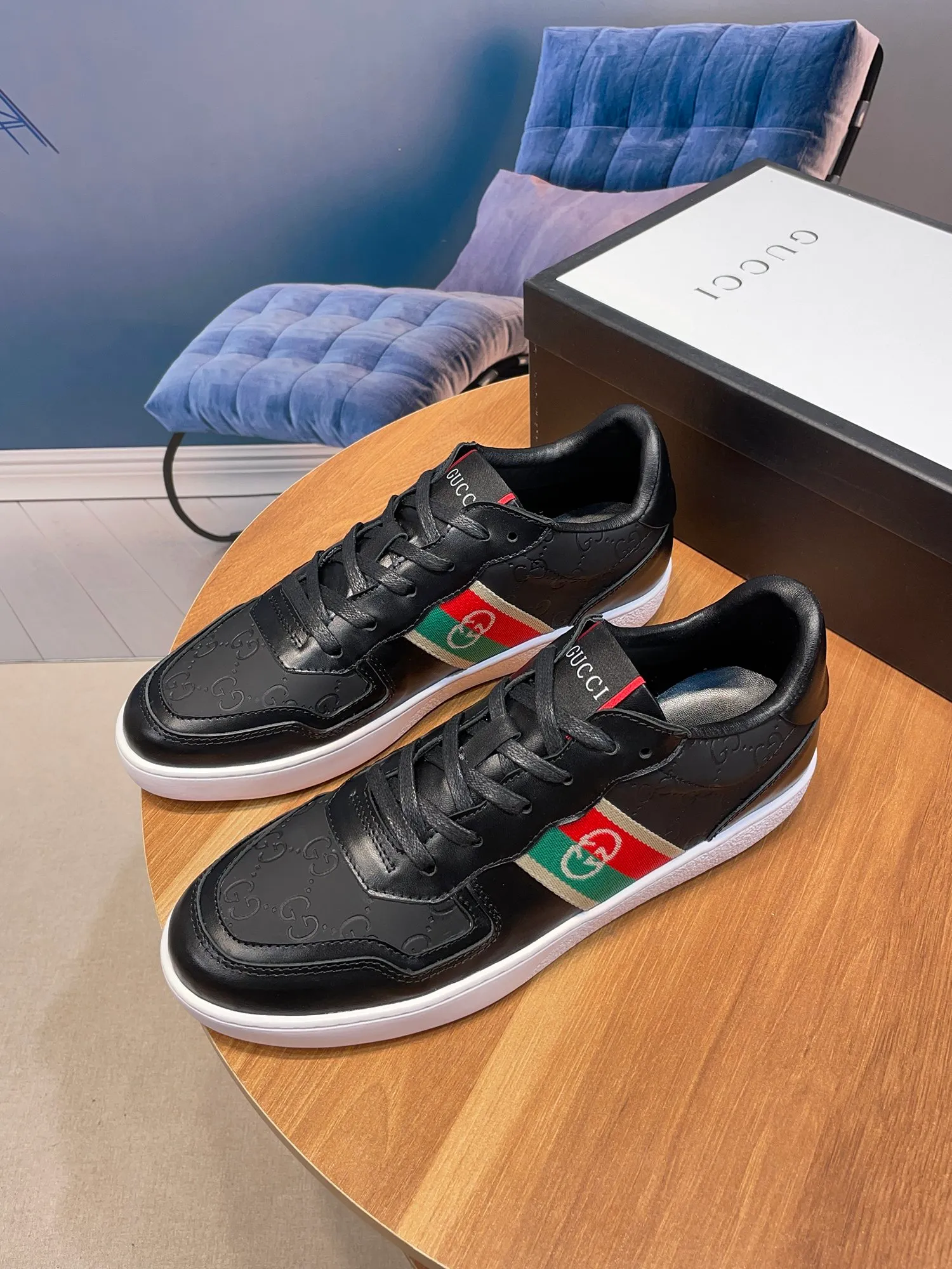Factory price: 400💰New model is here again! [Gucci Sports Men's Shoes] Gucci fashionable casual men's shoes 🇨🇳Original 1:1 mold, new model debuts first💯Not high-profile but avant-garde, simple, low-key and fashionable, super versatile style🌿Made of original cowhide➕Sheepskin lining🎋The version is comfortable on the feet, first-class workmanship🍍Size 38-44